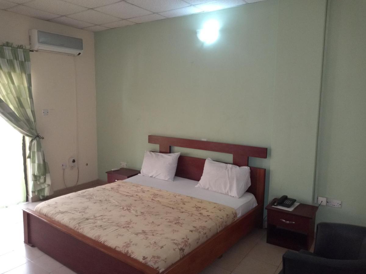 Weaver'S Hotel Абуджа Екстериор снимка